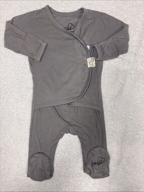 Bonsie baby  Gray Kimono-Style Baby Footie One-Piece 0/3m